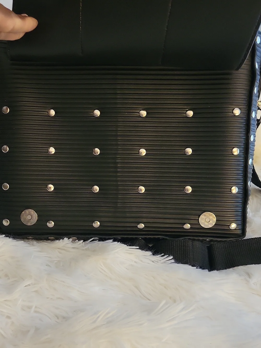 JOEWELL Black Ribbed Crossbody Bag There Is A Cut On Each Side Of The Flap.